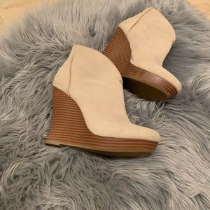 Jennifer Lopez bootie